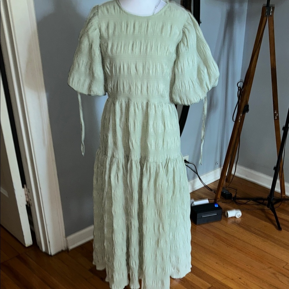 Moon River Light Sage Puff Sleeve Midi Dress - Picture 2 of 9